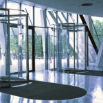 puerta_giratoria_todo_vidrio_tsa_325_nt